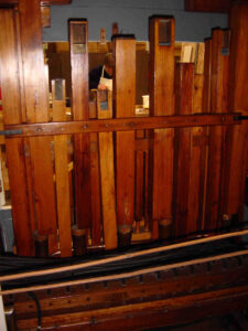 46-key Gavioli - Pipework from back
